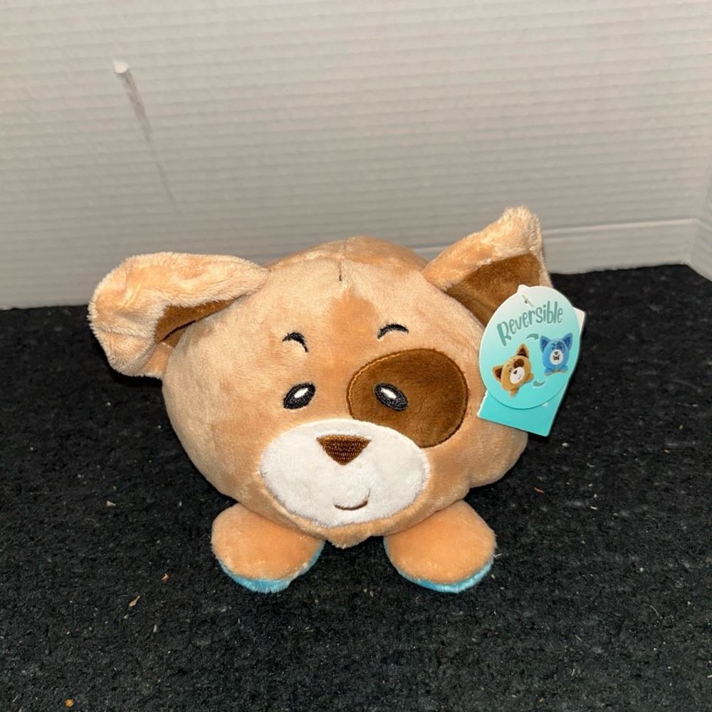 HUG ME Reversible Plush  Stuffed Plush Toy Ages 0+  Beige & Blue New